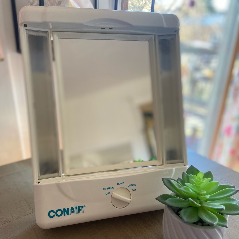 Conair Lighted Makeup mirror, free shipping